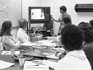 Psychiatric-mental health master's class, 1970s.	Eleanor Crowder Bjoring Center for Nursing Historical Inquiry, University of Virginia School of Nursing. Ralph Thompson, Photographer.